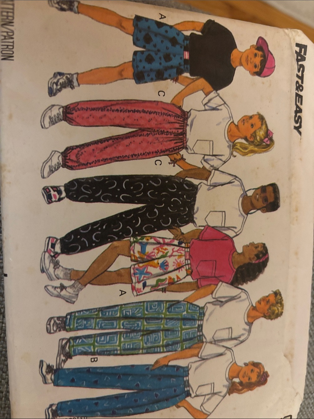 Butterick 5525 Unisex Kids Sewing Pattern  size 12-14 . Uncut